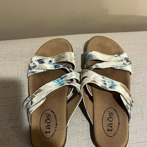 Taos Double U Leather Slide Sandals White/teal/blush, size 6